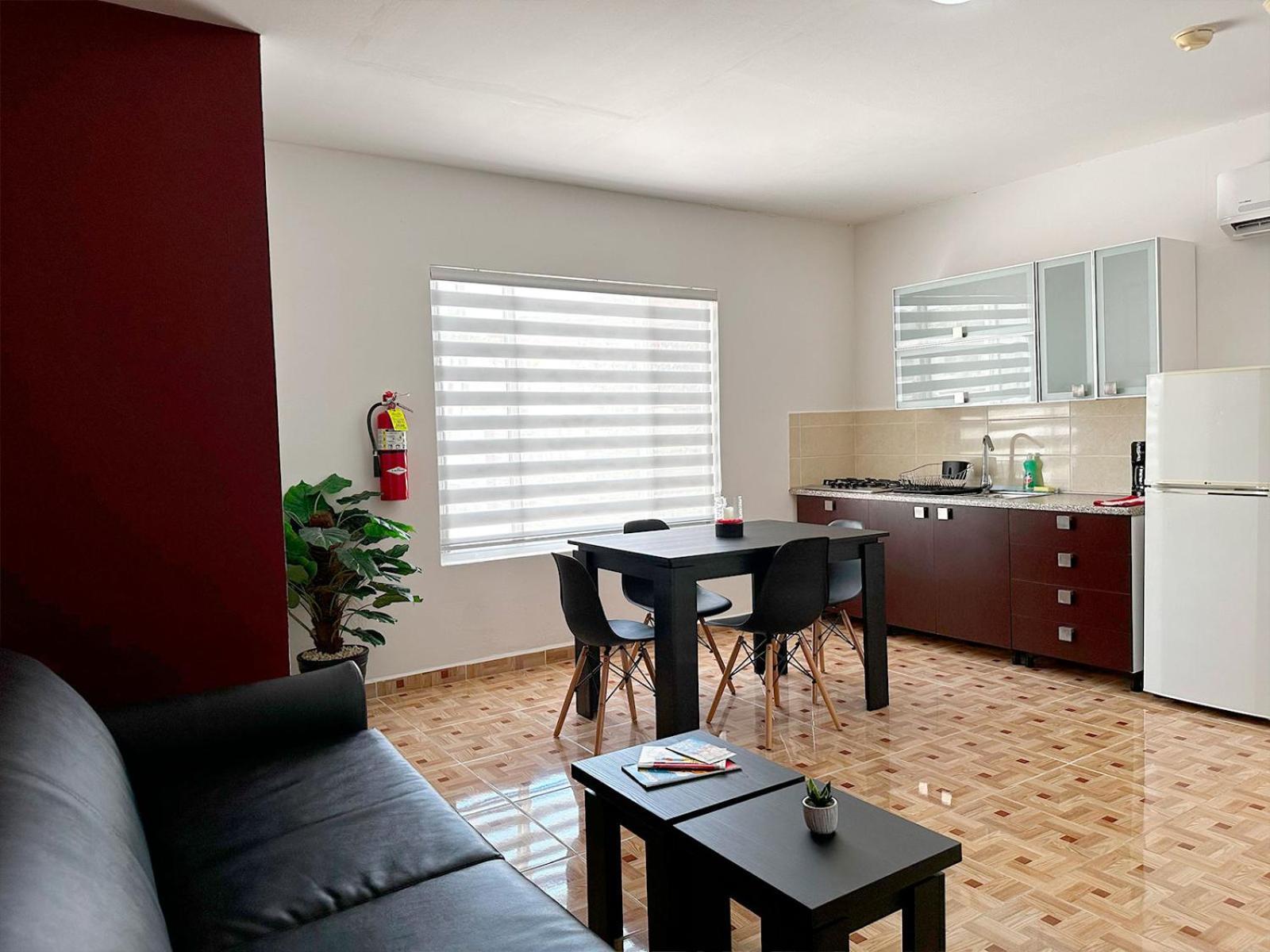 Ladybugs Apartments Palm Beach Dış mekan fotoğraf