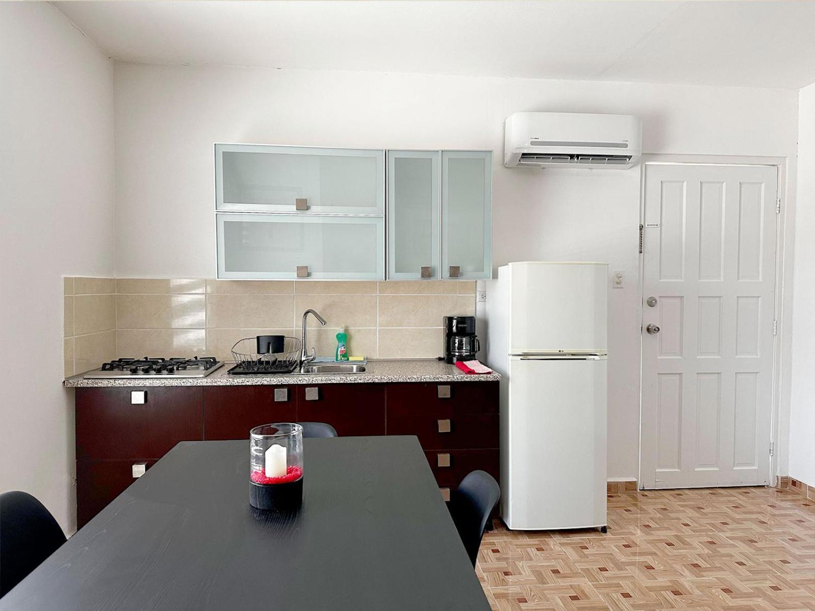 Ladybugs Apartments Palm Beach Dış mekan fotoğraf